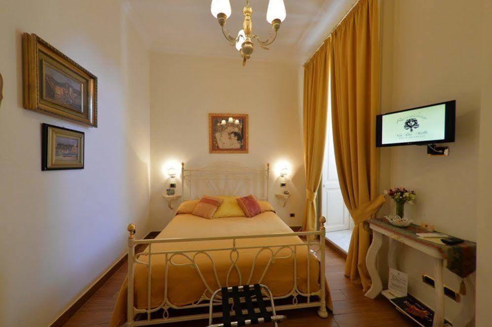 B&B Residenza Via Dei Mille Naples Extérieur photo