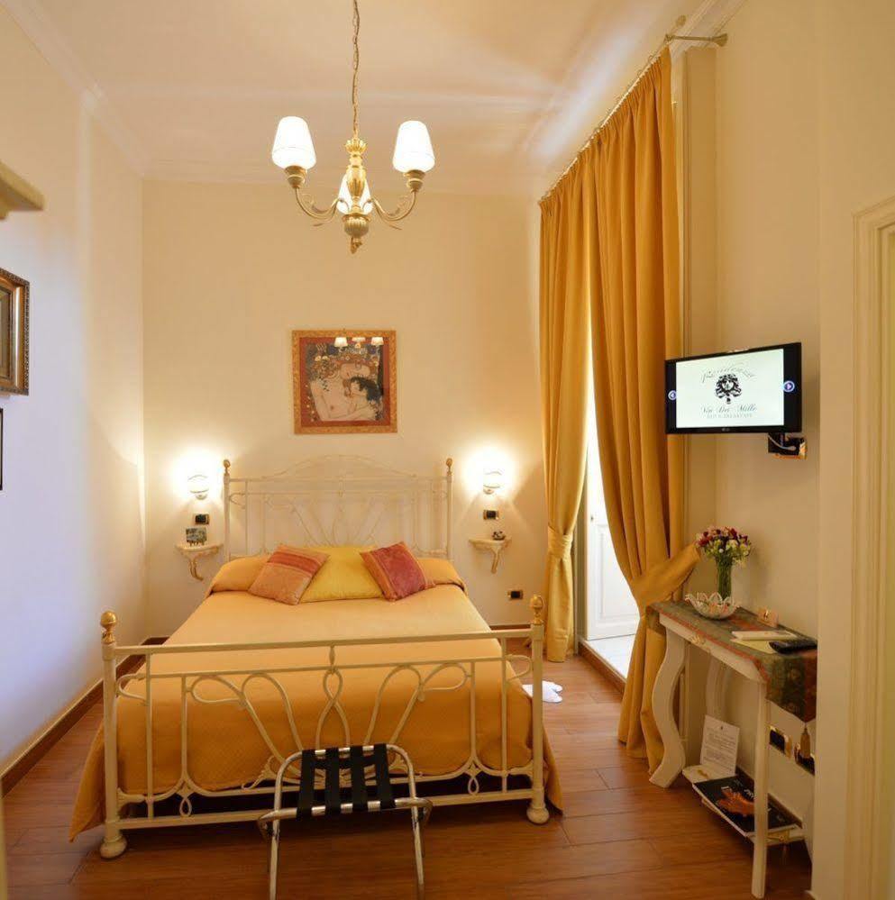 B&B Residenza Via Dei Mille Naples Extérieur photo